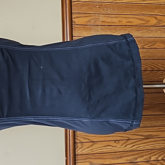 lululemon athletica Sleeveless Top 6 - Picture 3 of 12